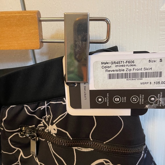 TAIL Reversible Zip Front Golf Skirt - Picture 2 of 9